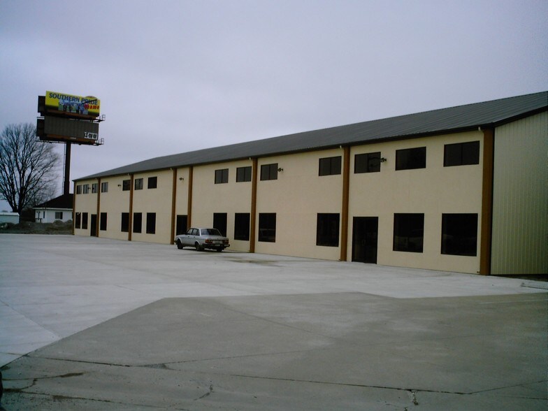 4501 W Deyoung St, Marion, IL à louer - Photo de l’immeuble – Image 2 sur 13