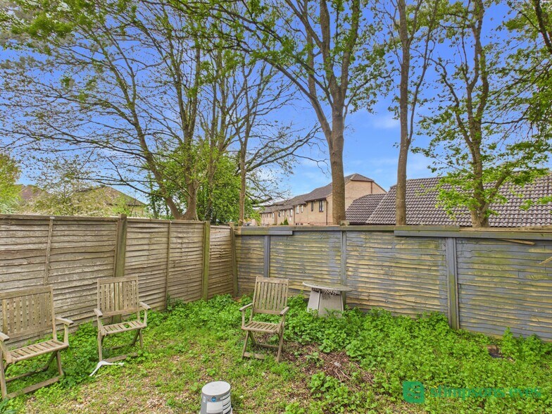 50 Lennon Dr, Milton Keynes à louer - Photo de l’immeuble – Image 2 sur 6