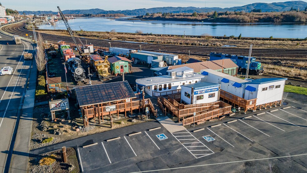 102 Hall Ave, Coos Bay, OR à vendre - Aérien – Image 2 sur 50