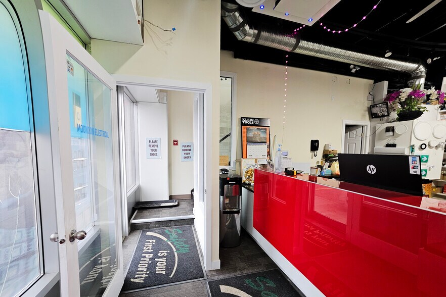 2920 Ellwood Dr SW, Edmonton, AB à vendre - Photo de l’immeuble – Image 3 sur 38