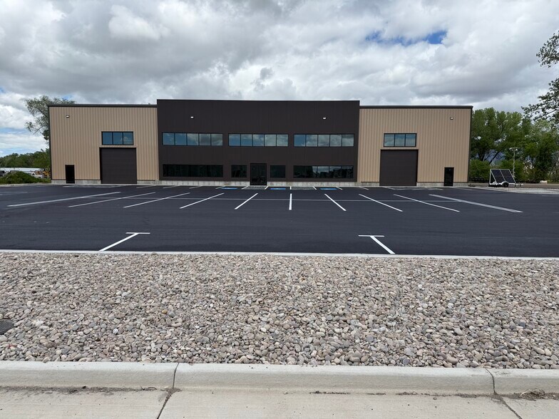 1750 1700 S, West Haven, UT à louer - Photo de l’immeuble – Image 2 sur 10