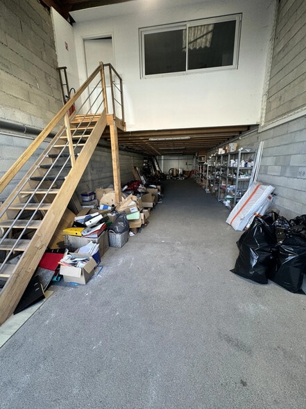 Local d'activités dans Fréjus à vendre - Photo de l’immeuble – Image 1 sur 6