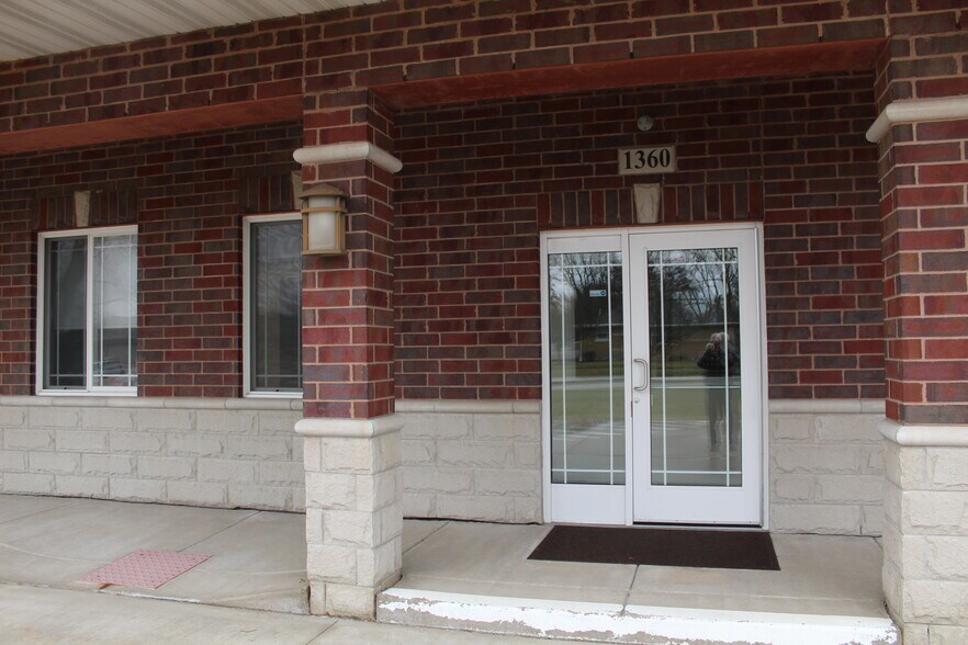 1360 E Division St, Diamond, IL à louer - Photo de l’immeuble – Image 3 sur 26