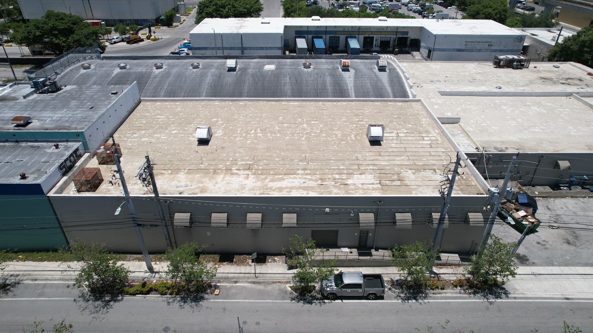 1150 NW 22nd St, Miami, FL à louer Photo de l’immeuble– Image 1 sur 3