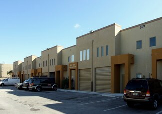 Plus de détails pour 2371 W 80th St, Hialeah, FL - Industriel/Logistique à louer