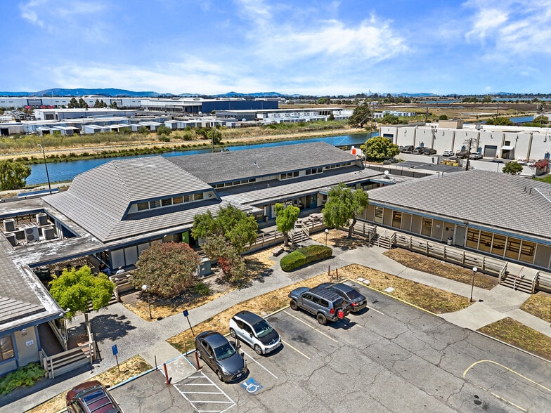 300 Pendleton Way, Oakland, CA à vendre - Photo de l’immeuble – Image 3 sur 76