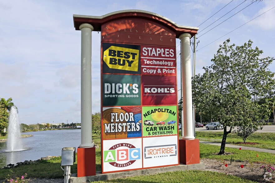 6325 Naples Blvd, Naples, FL à louer - Photo de l’immeuble – Image 2 sur 2