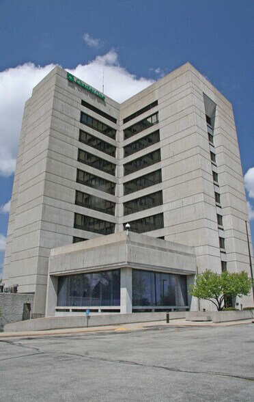 3130 Executive Pky, Toledo, OH à louer - Photo de l’immeuble – Image 3 sur 13