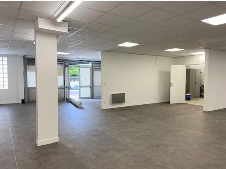 Local commercial dans Boulogne-Billancourt à louer - Photo de l’immeuble – Image 3 sur 6