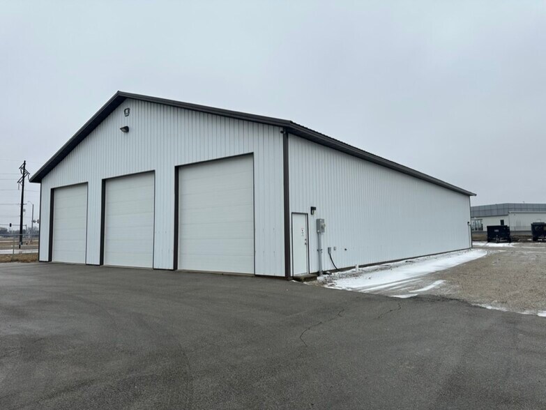 3906 Hospitality Ln, Decatur, IL à louer - Photo de l’immeuble – Image 3 sur 12