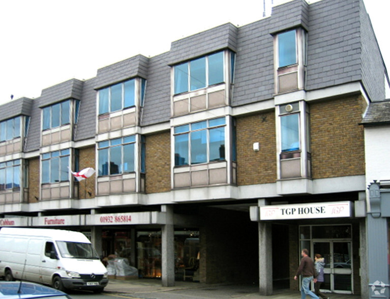 43-47 High St, Cobham à louer - Photo principale – Image 1 sur 1
