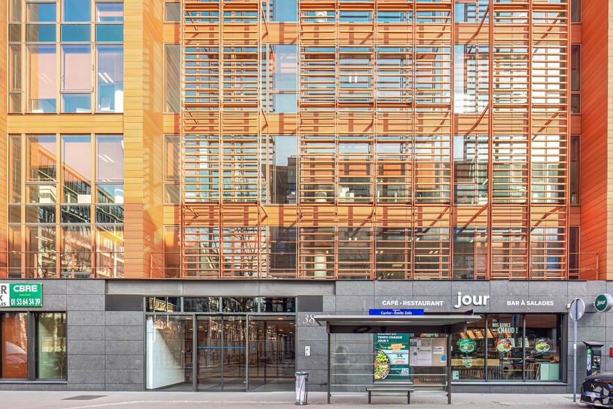 Bureau dans Montreuil à louer - Photo de l’immeuble – Image 2 sur 13