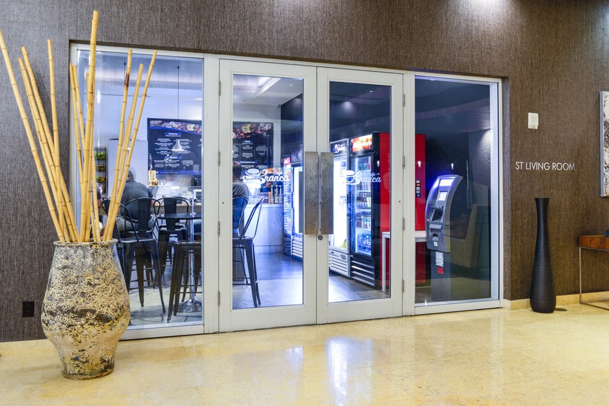 40 SW 13th St, Miami, FL à louer - Hall d’entrée – Image 3 sur 48