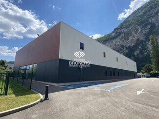 Plus de détails pour Local d'activités à louer