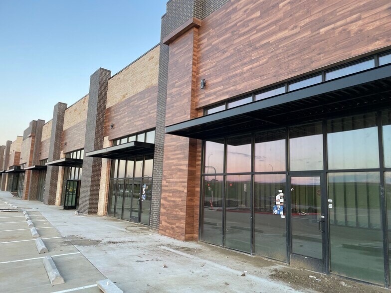 2826 State 121 Hwy, Lewisville, TX à louer - Photo de l’immeuble – Image 2 sur 11