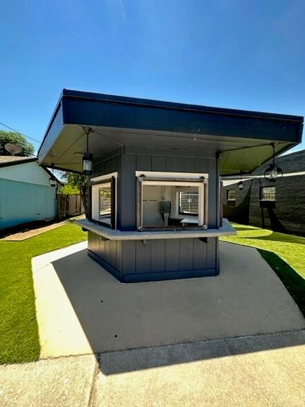 102 Oak Dr, Wimberley, TX à louer - Photo de l’immeuble – Image 3 sur 19