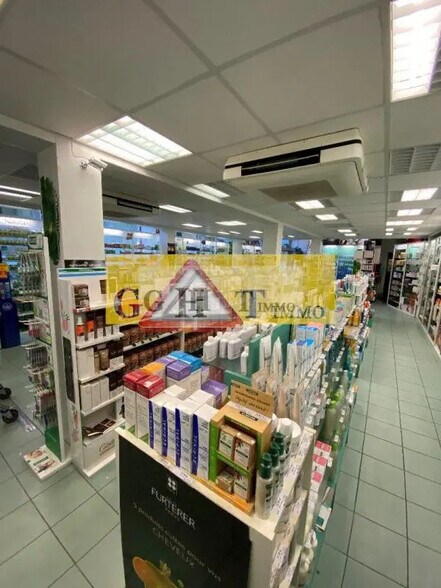 Local commercial dans Thiais à vendre - Photo de l’immeuble – Image 2 sur 2