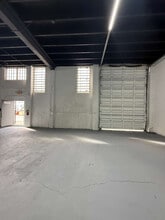 3904 NW 32 Ave, Miami, FL à vendre Photo intérieure– Image 2 sur 5