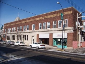 Plus de détails pour 104 1st Ave E, Newton, IA - Logement à vendre