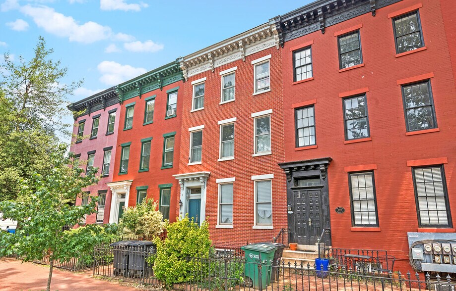 220 3rd St SE, Washington, DC à vendre - Photo principale – Image 1 sur 10