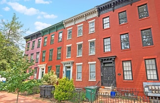 Plus de détails pour 220 3rd St SE, Washington, DC - Logement à vendre