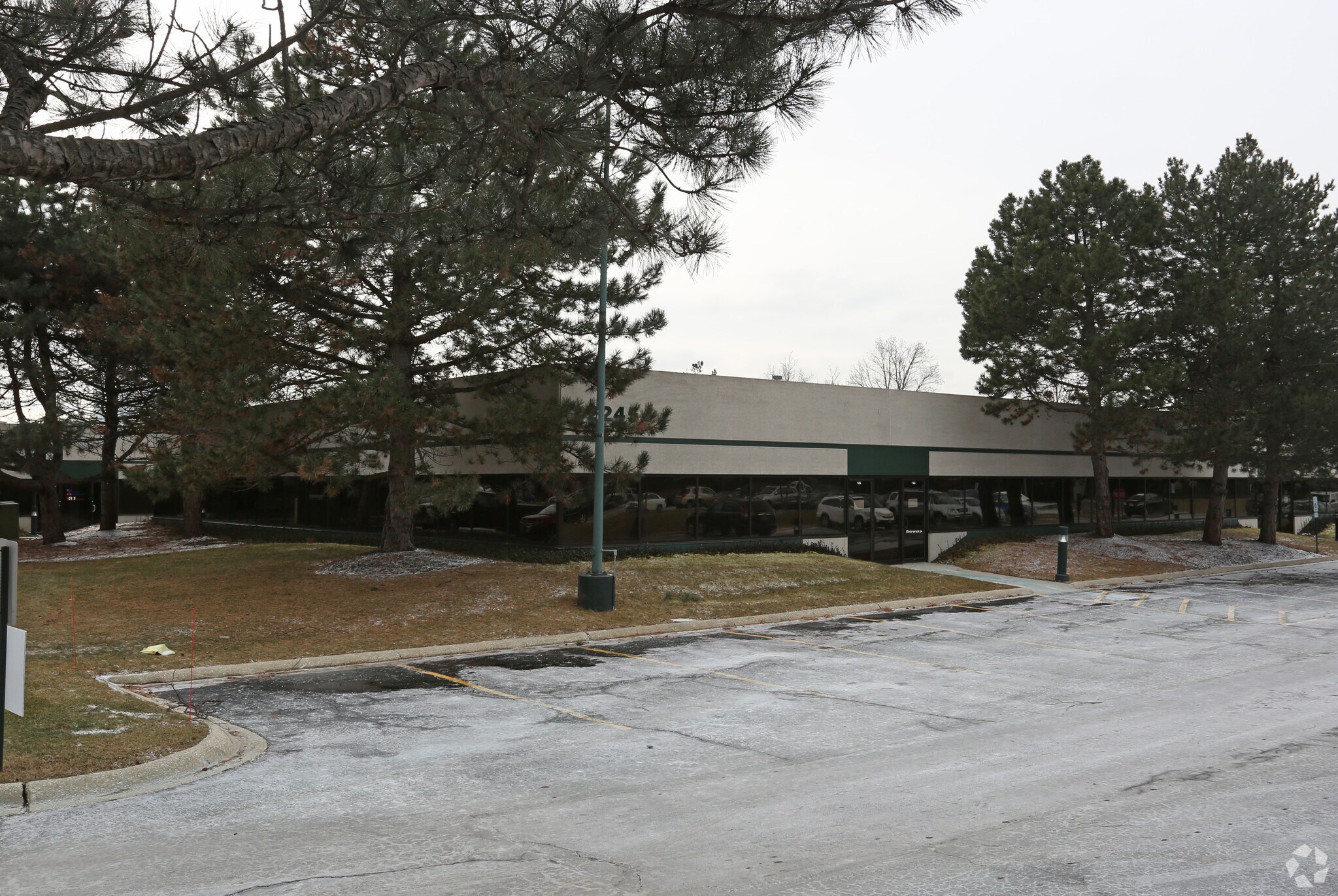 2245 Enterprise Dr, Westchester, IL à louer Photo de l’immeuble– Image 1 sur 7
