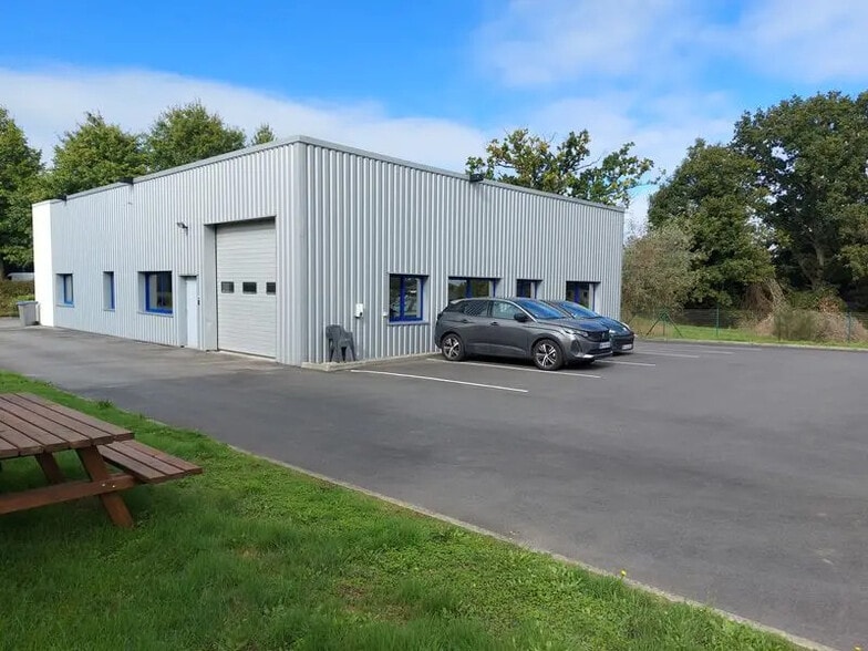 Local d’activités dans Treillières à louer - Photo de l’immeuble – Image 2 sur 6