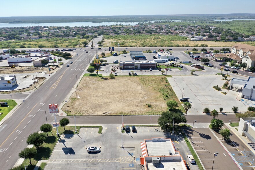 2511 Jacaman, Laredo, TX à louer - Aérien – Image 2 sur 6