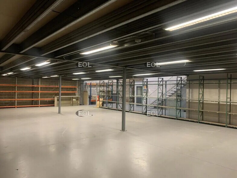 2 Rue Jean Moulin, Le Bourget à louer - Photo de l’immeuble – Image 1 sur 8