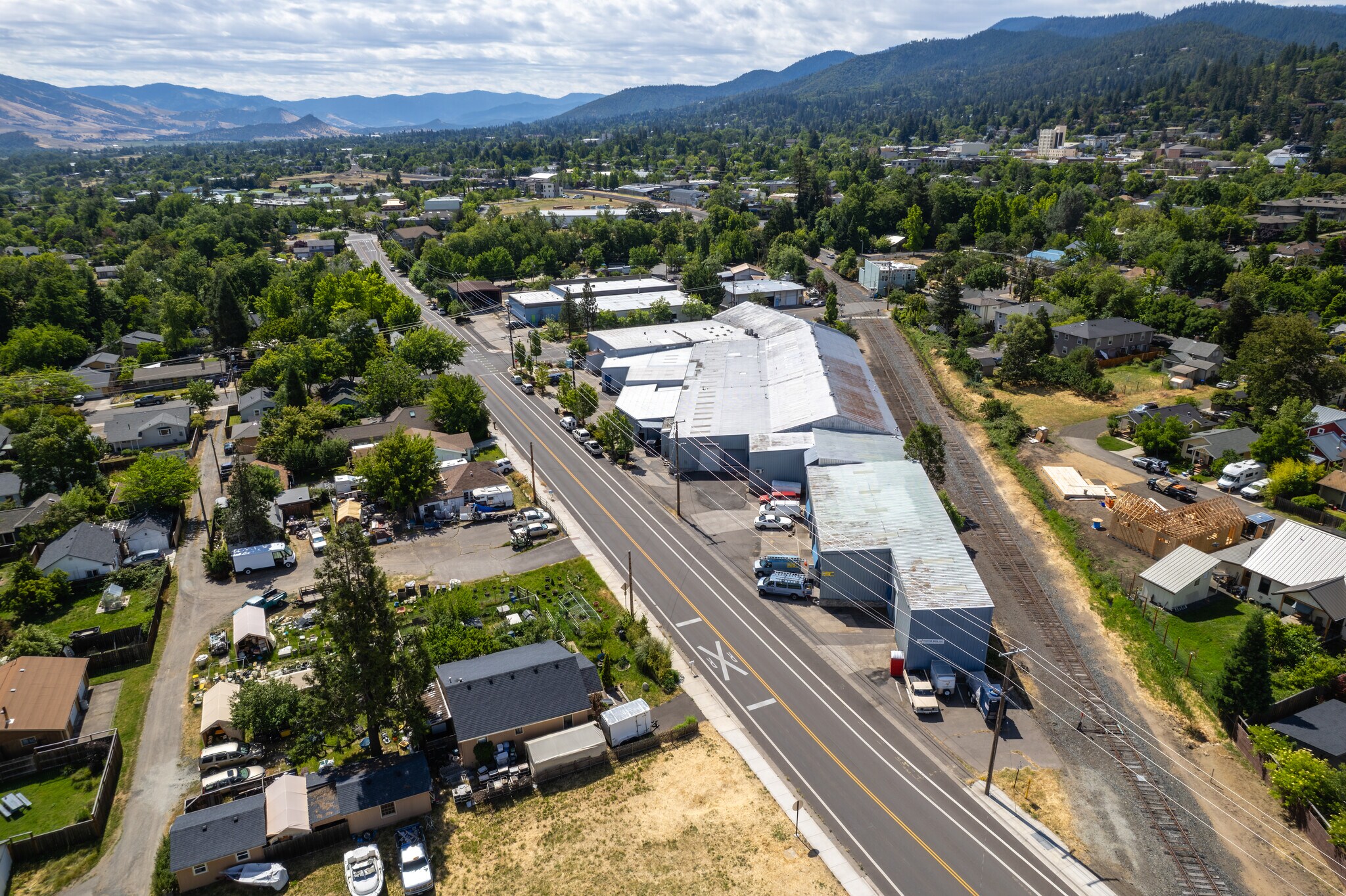 255 Helman St, Ashland, OR à vendre Photo de l’immeuble– Image 1 sur 4