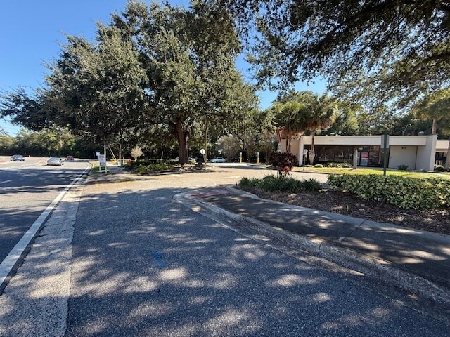555 S Hunt Club Blvd, Apopka, FL à louer - Photo de l’immeuble – Image 3 sur 33