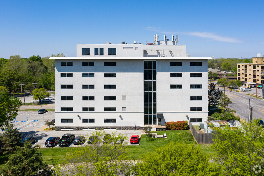 2121 S Columbia Ave, Tulsa, OK à louer - Photo de l’immeuble – Image 2 sur 6