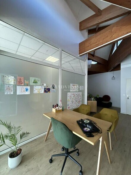 Bureau dans à louer - Photo intérieure – Image 1 sur 4