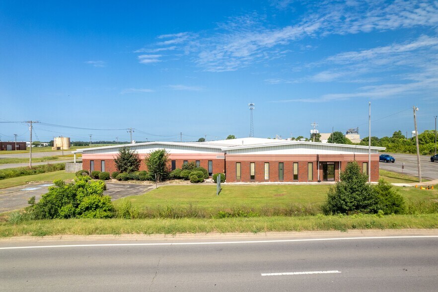 996 US-65, Dumas, AR à vendre - Photo principale – Image 1 sur 62