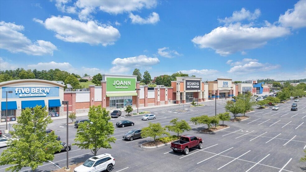 105-175 Shoppers Way, Christiansburg, VA à louer - Photo de l’immeuble – Image 3 sur 5