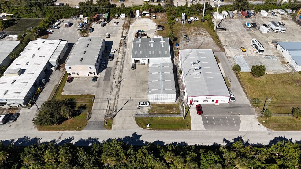 170 Rich St, Venice, FL à vendre - Photo de l’immeuble – Image 3 sur 5