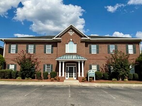 2936 Breezewood Ave, Fayetteville, NC à louer Photo de l’immeuble– Image 1 sur 23