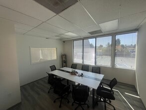 19307-19327 Ventura Blvd, Tarzana, CA à louer Photo intérieure– Image 2 sur 3