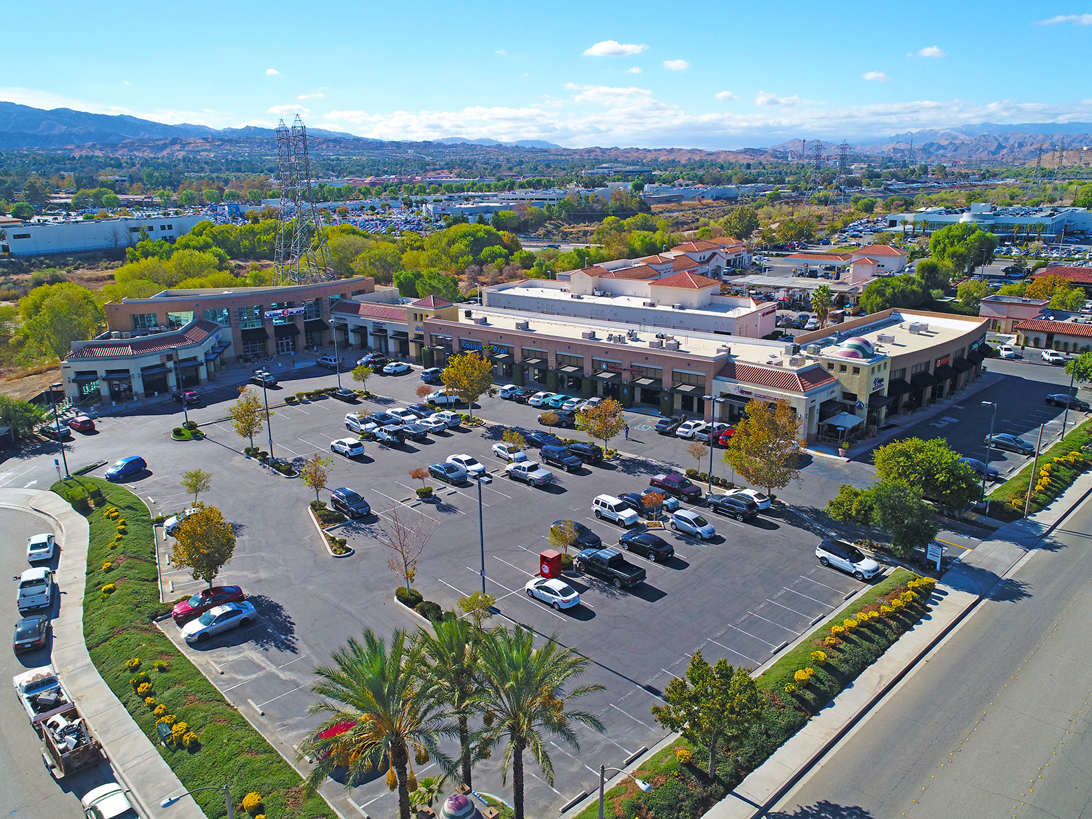 23460 Cinema Dr, Valencia, CA à louer Aérien– Image 1 sur 9