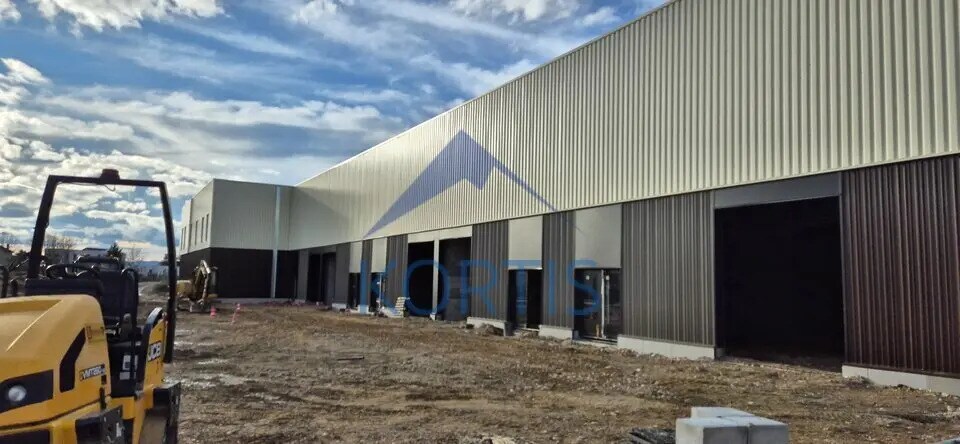 Local d'activités dans Rillieux-la-Pape à vendre - Photo de l’immeuble – Image 2 sur 8