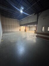 541 Industrial Way W, Eatontown, NJ à louer Photo intérieure– Image 2 sur 7