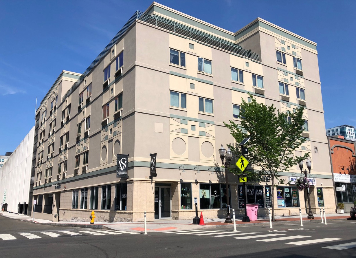 225 Atlantic St, Stamford, CT à louer Photo principale– Image 1 sur 7