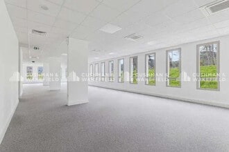 200 Rue Pierre Duhem, Aix-en-Provence à louer Photo intérieure– Image 1 sur 9