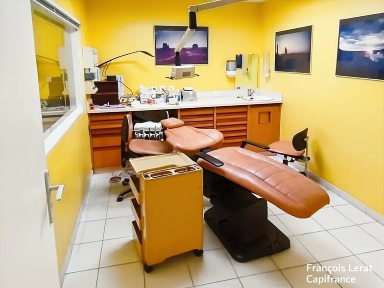 Local d'activités dans Menton à vendre - Photo de l’immeuble – Image 3 sur 14