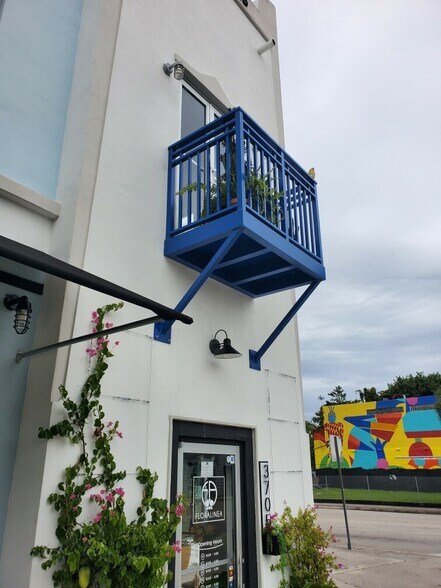 3386 S Douglas Rd, Miami, FL à vendre - Photo de l’immeuble – Image 3 sur 6