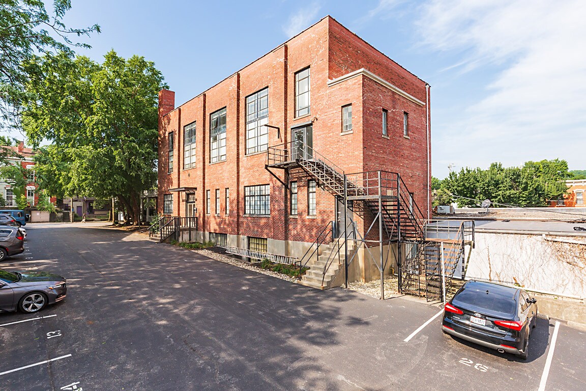 118 W 5th St, Covington, KY à louer Photo principale– Image 1 sur 13