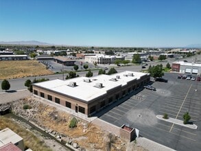 200 N Redwood Rd, North Salt Lake, UT à louer Photo de l’immeuble– Image 2 sur 6