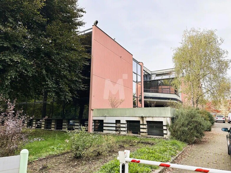 Bureau dans Jouy-en-Josas à vendre - Photo de l’immeuble – Image 1 sur 16