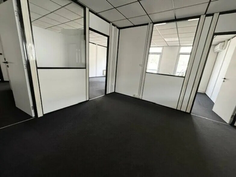 Bureau dans Saint-Martin-le-Vinoux à vendre - Photo de l’immeuble – Image 1 sur 3