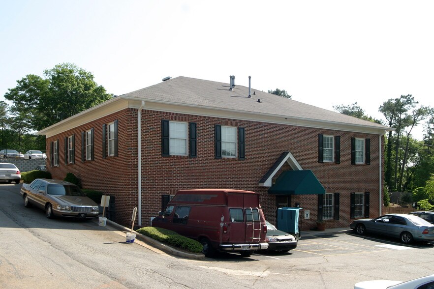 2341 Lawrenceville Hwy, Decatur, GA à louer - Photo de l’immeuble – Image 2 sur 4